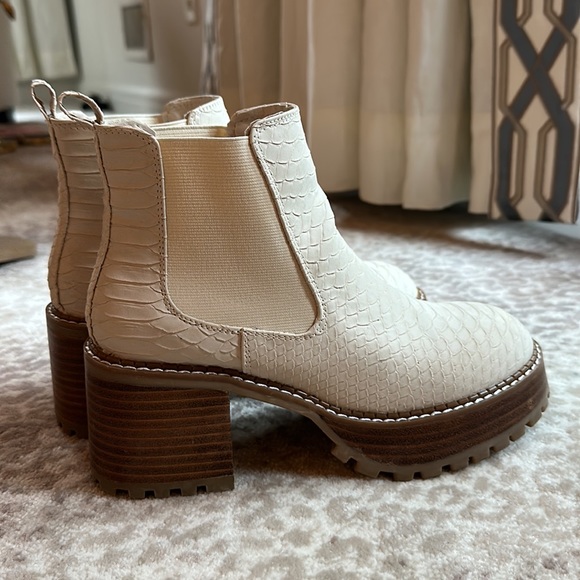 MIA Alejandro 7M white ankle platform booties - Picture 3 of 6